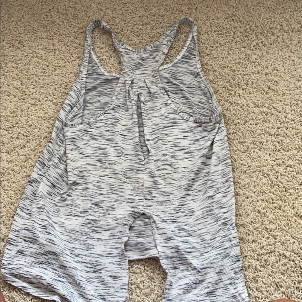 Lululemon workout top - Picture 2 of 4
